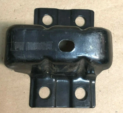 Suporte de montagem destro amortecedor dianteiro Ford Escort Lynx NOS 1981 1982 e outros Ford Escort Lynx - Imagem 1 de 2