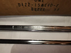 NOS 1974 / 1976FORD MUSTANG II PASSENGER SIDE SIDE MARKER LIGHT BEZEL - Picture 1 of 3