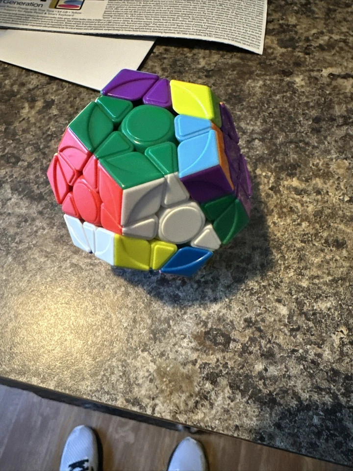 DaYan Megaminx V2 M Speed Cube, Puzzle Toy - Image 1 of 1