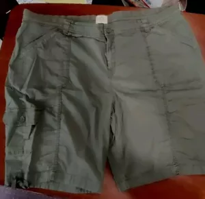Pantalones cortos cargo St. Johns Bay para mujer verde elástico tiro medio pequeños 24 W - Imagen 1 de 3