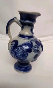 Jarra de gres esmaltado con sal alemana Westerwald de colección azul cobalto Ewer - Imagen 1 de 18