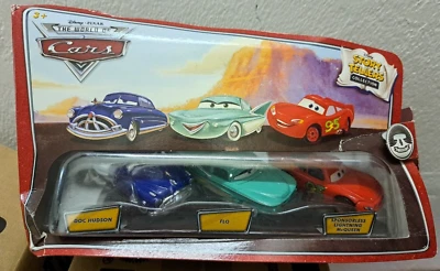 CARS - DOC HUDSON FLO SPONSORLESS McQUEEN Story Tellers - Mattel Disney Pixar - Immagine 1 di 3