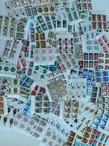 United Nations Stamp Assortment • 100 Blocks of 4-6 stamps - Picture 1 of 6