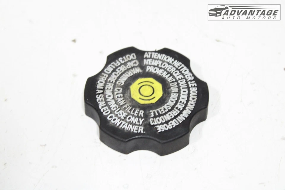 16-25 CHEVROLET MALIBU FRENO DE POTENCIA CILINDRO MAESTRO DEPÓSITO TANQUE TAPA DE LLENADO OEM Foto 1 de 4