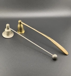 Lotto 2 Snuffer Candele Vintage Ottone Una Patina Ottone Uno Tono Argento/Peltro - Foto 1 di 6