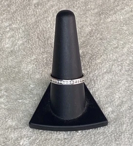 Helzberg Diamonds 12 Diamond (1/4cttw) Band Ring in White Gold (size 9) [A] - Picture 1 of 5