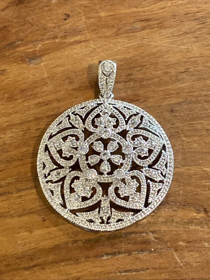 Gorgeous Filigree Cut Floral Medallion Pendant Jewels Silver 935 Argentium - Image 1 of 4