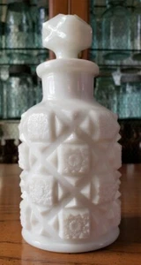Botella de perfume tocador edredón ornamentado vidrio leche blanco antiguo Westmoreland - Imagen 1 de 12