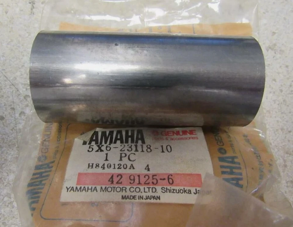 Espaciador Yamaha 1982-1983 YZ490 YZ250 NUEVO DE STOCK # 5X6-23118-10 Foto 1 de 4