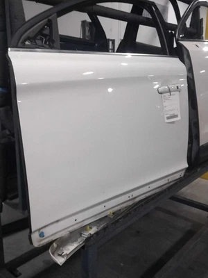 2016 VOLVO XC60 Left Door White 4DR SUV OEM Used Part 161588 127K Miles - Image 1 of 4