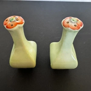 Vintage Porzellan Salz & Pfefferstreuer handbemalt jadegrün Blume Japan RAR - Bild 1 von 14