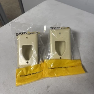 DATACOMM ELECTRONICS 45-0001-IV 1-Gang Recessed Low Voltage Cable Plate 2 PACK - Afbeelding 1 van 3