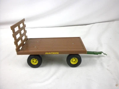 Ertl John Deere 1/16 Green Metal & Brown Plastic Hay Wagon #12785 - Image 1 of 3