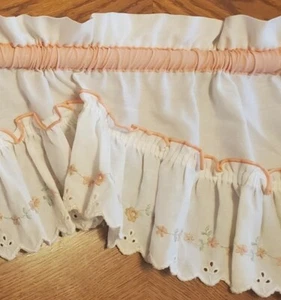 Vtg Cream Peach Valance Embroidered Flowers Eyelets Kitchen @66" long #3 - Picture 1 of 8