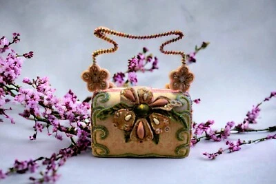 Mary Frances Flower bag Purse Handbag Excellant Condition W/ Dust Bag - Image 1 of 4