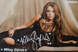 MILEY CYRUS - Autogrammkarte 10x7cm Autograph Trading Card German BRAVO Magazine - Picture 1 of 1