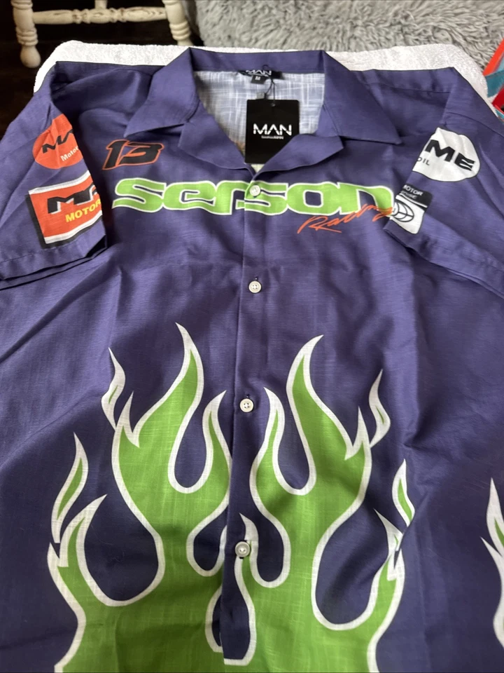 Новый с Ярлыками человек Boohoo сезон гонки рубашка на пуговицах фиолетовый зеленый пламени размер M - Изображение 1 из 4