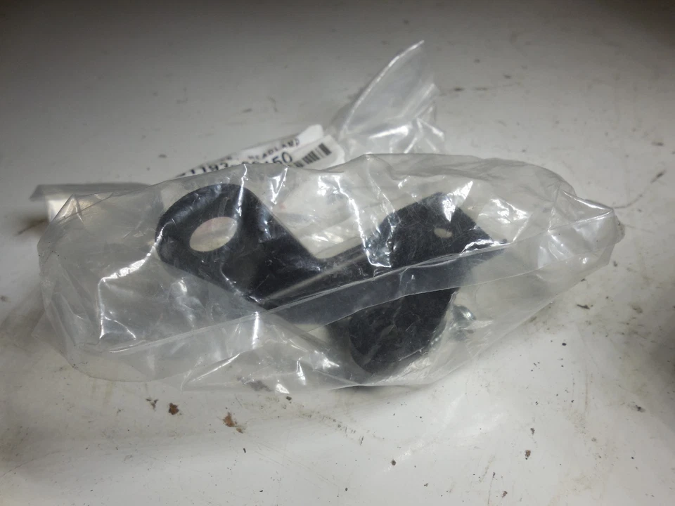 Retenedor Delantero, Protector Faro 81193-60150 Derecho 13-23 Toyota Lexus GX460 Foto 1 de 4