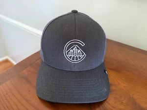Travis Mathew 110 Flex Fit Hat Chicago Skykine Stretch Top Golf Cap Men Snapback - Picture 1 of 5