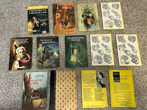 16 vecchi pezzi di copertina libro per artigianato diari spazzatura Nancy Drew Black Beauty - Foto 1 di 10