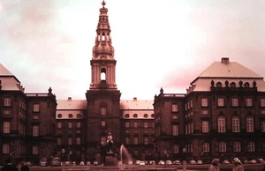 Orig Slide, Lots of Vintage Cars at Christiansborg Palace, Copenhagen, Denmark - Picture 1 of 1