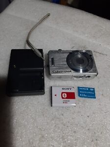 Sony Cybershot Carl Zeiss DSC-W70 Digital Camera Battery/Charger & Memory Card