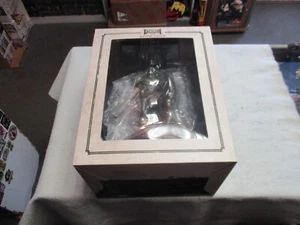 DOOM THE DARK AGES COLLECTORS EDITION STATUE RED KEY CARD STEELBOOK & PS5 GAME - Picture 1 of 6
