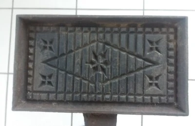 gaufrier moule à gaufre ancien en fer forgé fonte / art populaire  - Photo 1/4