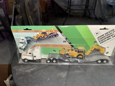 Ertl 5574 1:64 John Deere Construction Hauling Set ** NEW  Low Boy Back Joe Semi - Image 1 of 4