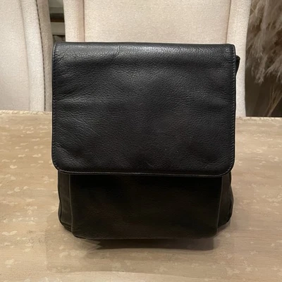 Mini mochila Wilson de cuero genuino negra Foto 1 de 4
