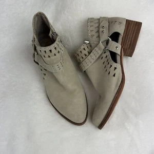 Vince Camuto Womens Calley Suede Ankle Bootie Shoes 6.5 Gray Silver Accents - Picture 1 of 11