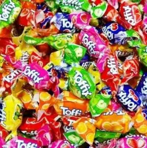 Toffix Tropical Fruit Chewy Candies With Filling Party Gif - Picture 1 of 3
