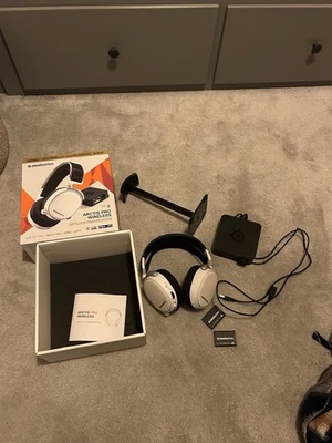 SteelSeries Arctis Pro Wireless - WHITE - Gaming Headset (PS5) - Image 1 of 3