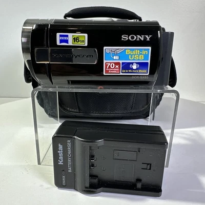 Sony DCR-SX85 HandyCam Digital Video Camcorder - Image 1 of 4