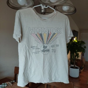 Damen-T-Shirt Lucky Brand Woodstock Vintage Distressed-Motiv Gr. XS cremefarben  - Bild 1 von 10