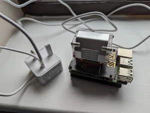 Raspberry Pi 4 Model B Single-Board Computer, Power supply and heatsink+fans - Afbeelding 1 van 5