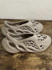 Men’s Size 11 Adidas Yeezy Foam Runner RNNR Ochre Foamrunner - Picture 1 of 6