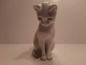 VTG Royal Copenhagen Bing & Grondahl Porcelain White Kitty Cat Figurine # 2453 - Picture 1 of 6
