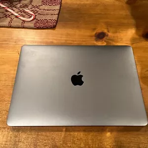 MacBook Pro 13-inch 8GB RAM 500GB SSD 2Ghz Dual-Core i5 2016 2 Thunderbolt ports - Picture 1 of 6