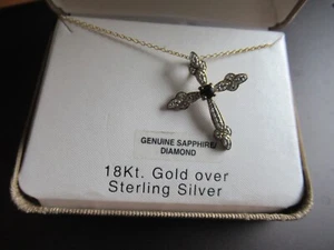 Colgante Cruz Oro 18kt Sobre Plata Esterlina con Zafiro Genuino y Diamantes Nuevo en Caja - Imagen 1 de 7