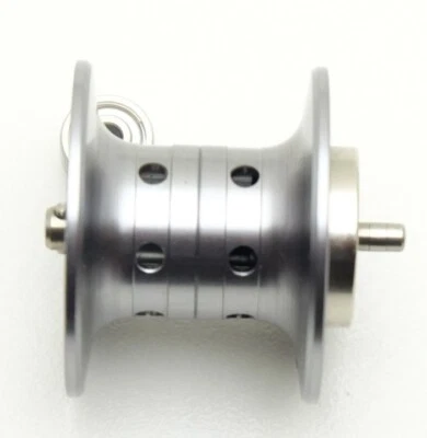 Genuine Spool Daiwa Tatula 103H-TW with two bearings No problem with using - Image 1 of 4