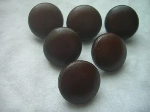 BROWN LEATHER EFFECT SLIGHT DOMED SHANK BUTTONS x 6 FREE P&P - Picture 1 of 3