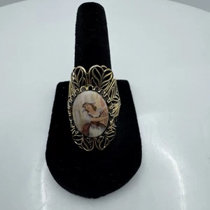 Anillo camafeo de porcelana ajustable vintage arte mujer retrato tono dorado filigrana - Imagen 1 de 10