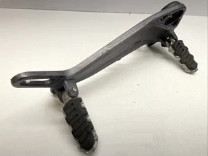♻️ Benelli Leoncino 500 E4 2016 - 2020 Right Side Front & Rear Footrest ♻️ - Picture 1 of 11