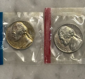 1975-P & 1975-D Jefferson Nickel BU Mint Cello - Uncirculated - Picture 1 of 7