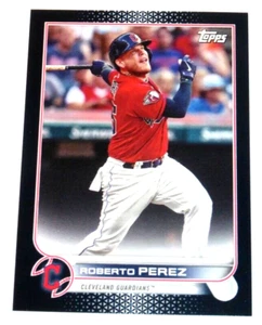 2022 Topps Mini Black Roberto Perez #618 - Picture 1 of 1