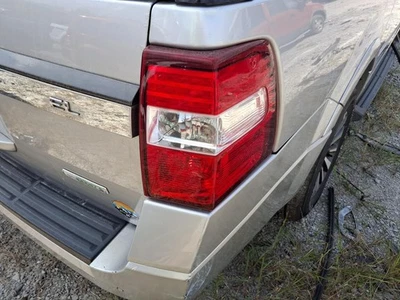 Conjunto de luz trasera derecha usado se adapta a: Ford Expedition 2015 grado derecho A Foto 1 de 4