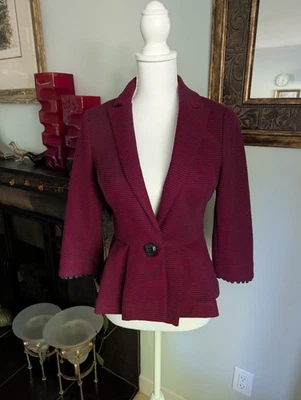 Женский маленький текстурированный плиссированный пеплум-блейзер Anthropologie Tabitha красный темно-синий - Изображение 1 из 4