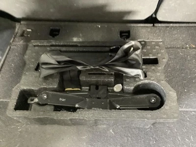 RONDO     2009 Jack 321904 - Image 1 of 4