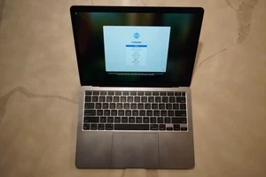 Apple MacBook Air 2020 13.3-inch (Apple M1 Chip, 8GB RAM, 128GB SSD Storage) - Picture 1 of 5